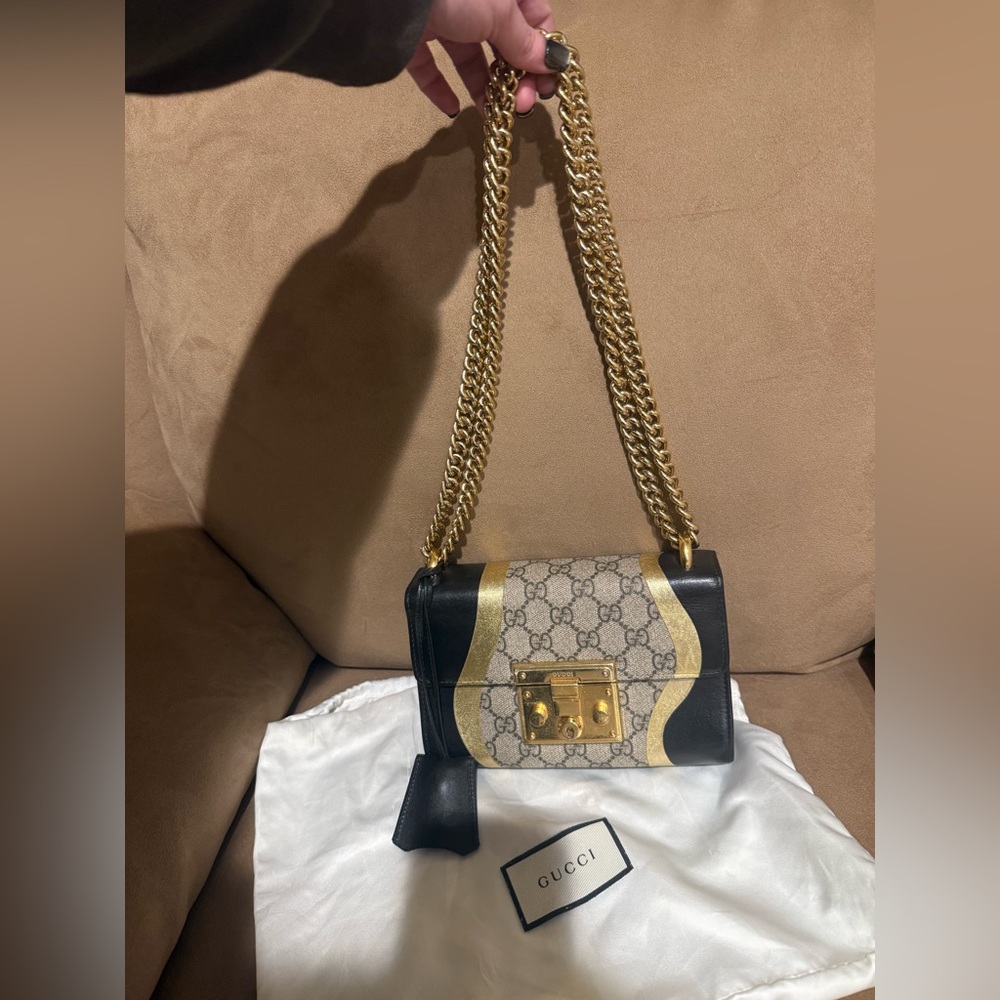 Limited edition GUCCI Supreme Monogram Calfskin Black/Gold Padlock - Picture 3 of 12